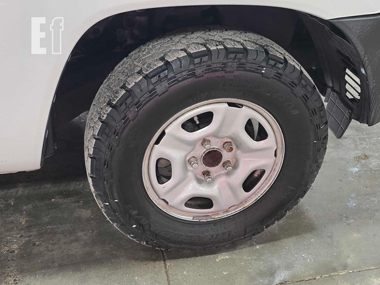 2013-toyota-tacoma-image-18