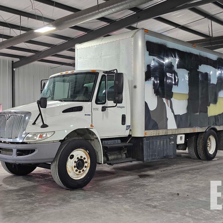 2011 INTERNATIONAL DURASTAR 4300