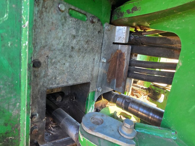2019-john-deere-6-image-69