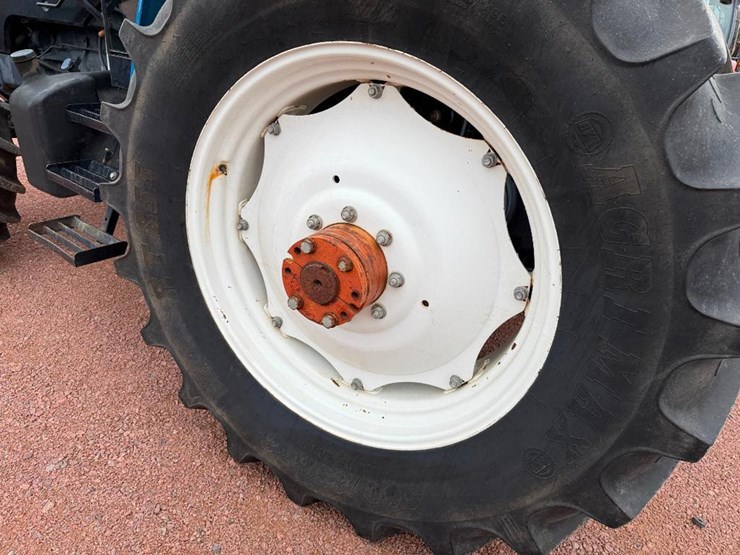 new-holland-8160-image-7