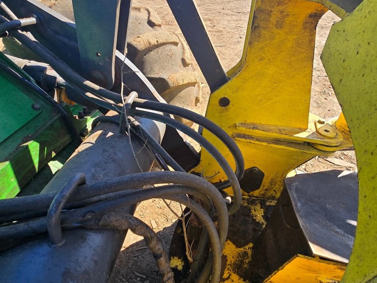 2019-john-deere-6-image-102