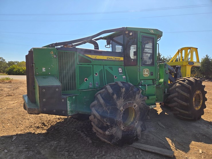 2019-john-deere-6-image-16