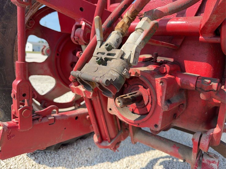 farmall-560-diesel-image-31