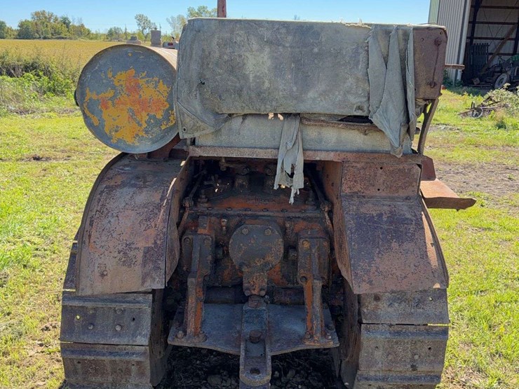 caterpillar-thirty-image-4