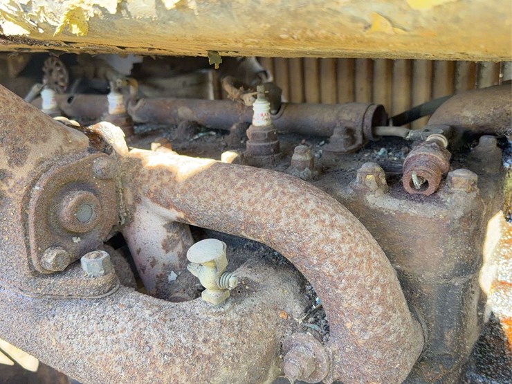 caterpillar-ten-image-18