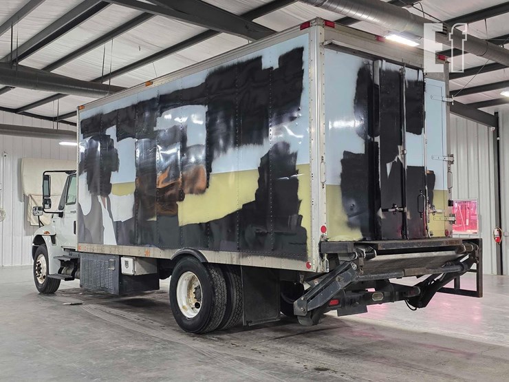 2011-international-durastar-4300-image-4