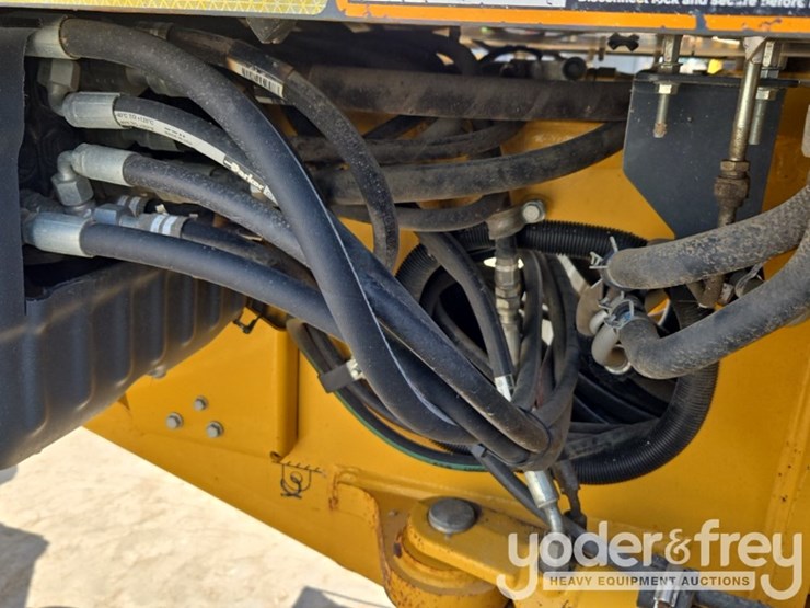 2020-deere-770gp-image-34