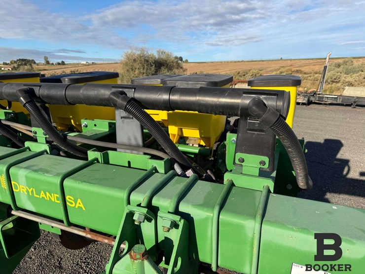 john-deere-1700-planter-image-18