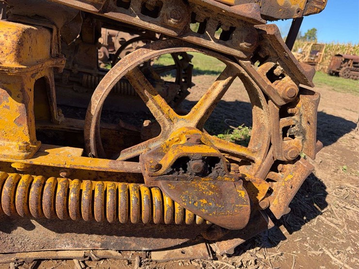 caterpillar-ten-high-clear-image-23