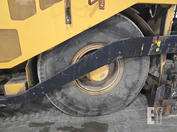 2016-caterpillar-ap-600f-image-28
