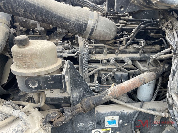 2006-peterbilt-335-image-16