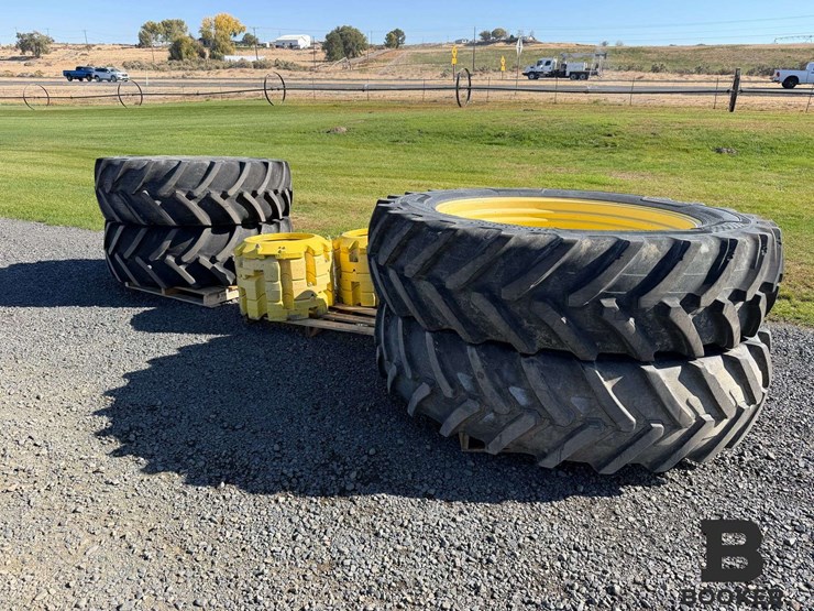 2011-john-deere-8360r-tractor-image-112
