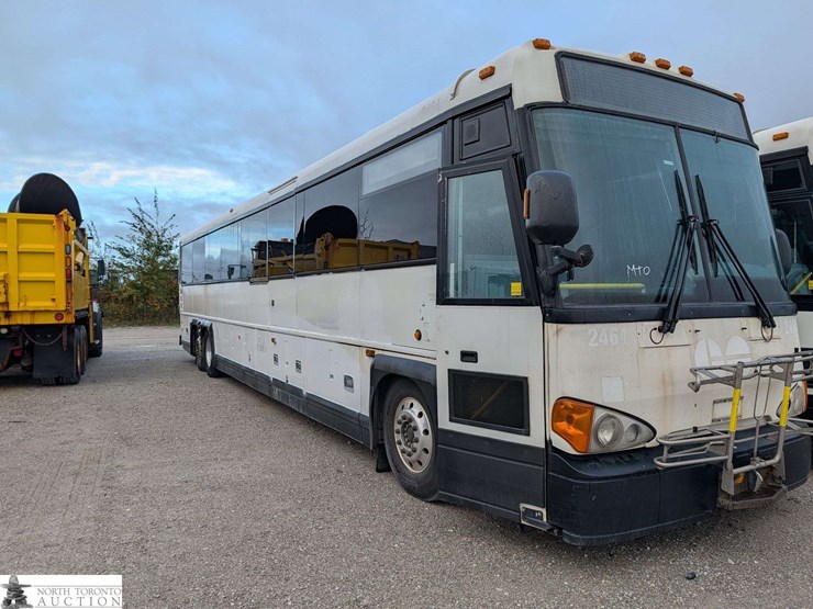non-operable-2011-motor-coach-industries-d4500-t/a-55-passenger-bus-image-3