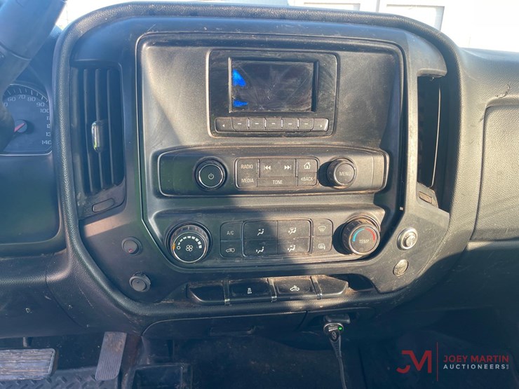 2014-chevrolet-2500-image-24