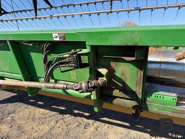 2011-john-deere-630r-platform-header-image-23