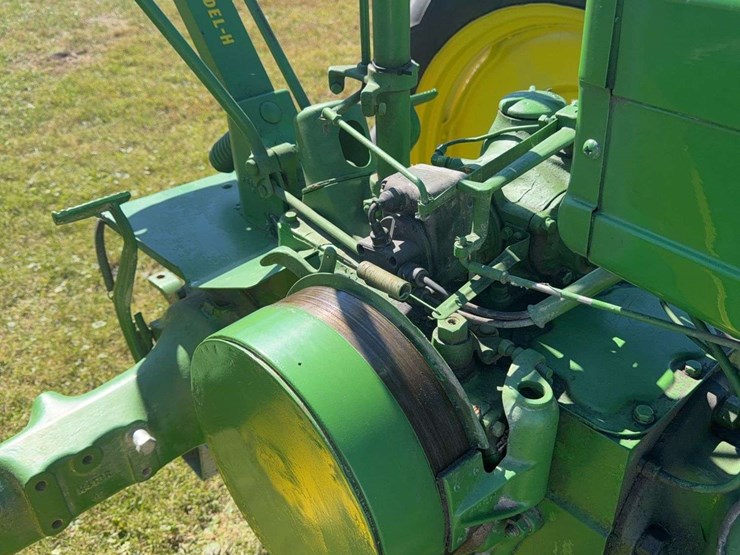 john-deere-h-image-17