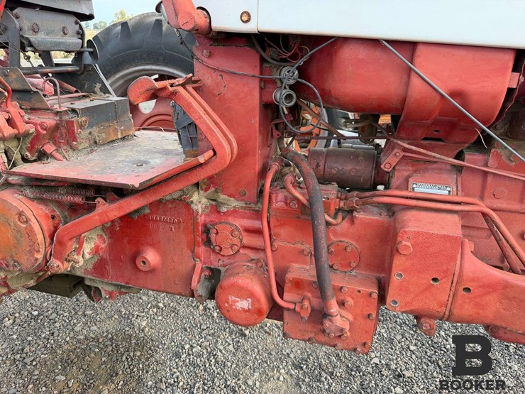 1967-international-farmall-656-tractor---non-running-image-11
