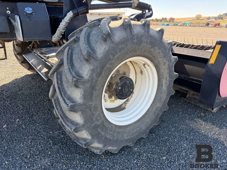 2016-macdon-m155e4-windrower-image-58