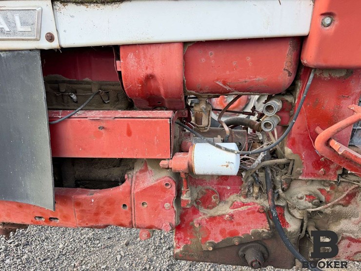 1967-international-farmall-656-tractor---non-running-image-22