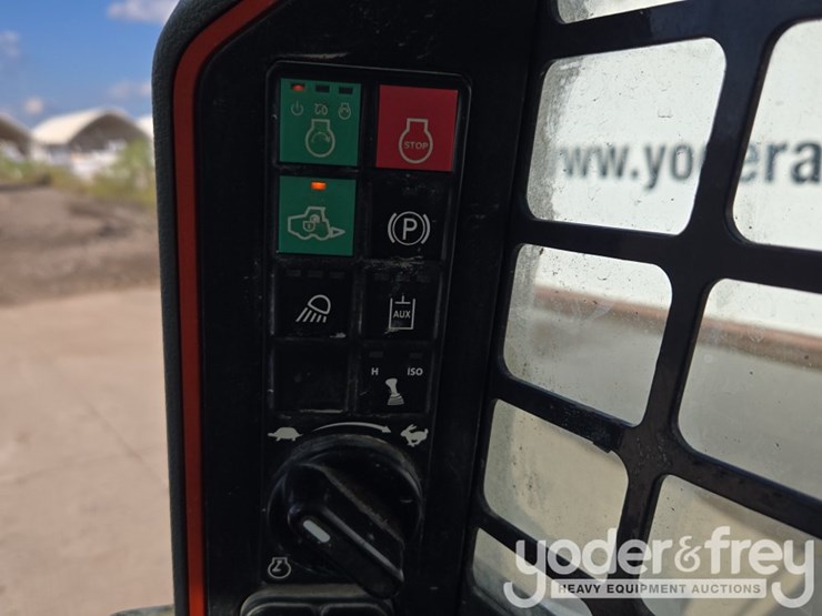 2021-bobcat-t66-image-54