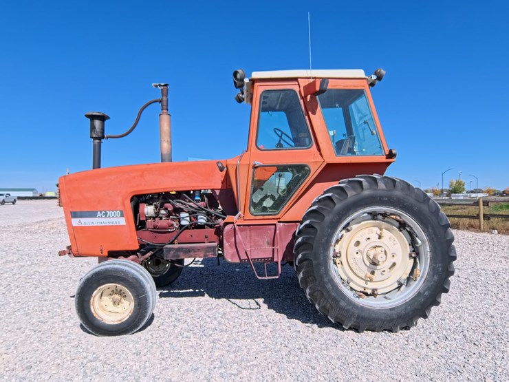 #1026-•-allis-chalmers-7000-tractor-image-2