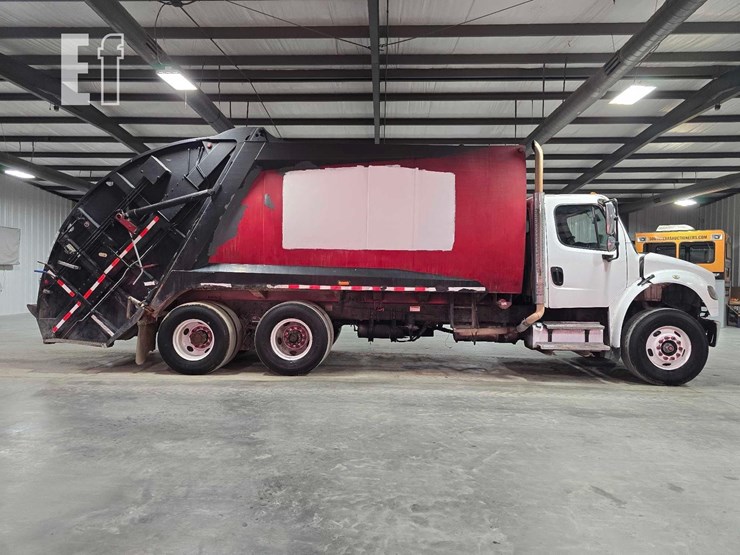 2010-freightliner-business-class-m2-106-image-6