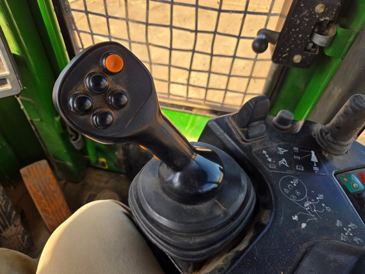2020-john-deere-2020-image-39