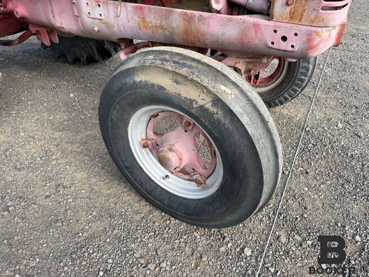 1951-ih-mccormick-w6-tractor---non-running-image-7