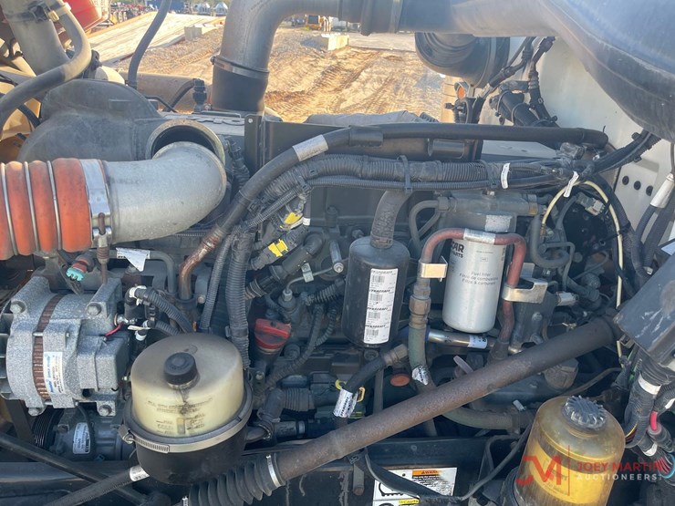 2013-peterbilt-388-image-21