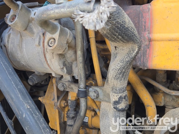 2015-deere-310sk-image-42