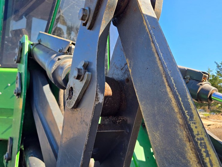2019-john-deere-6-image-101