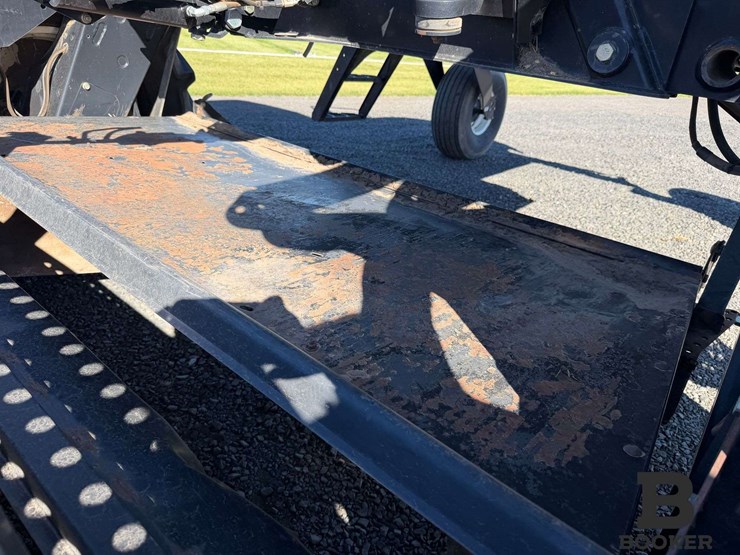 2016-macdon-m155e4-windrower-image-28