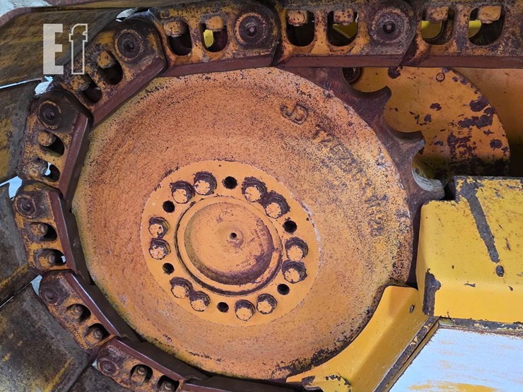2022-deere-650k-lgp-image-33
