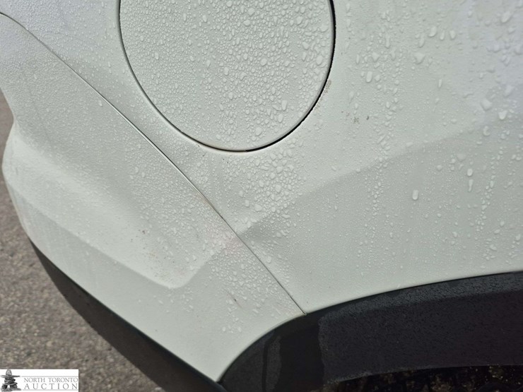 2016-ford-explorer-image-30