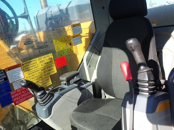 2022-xcmg-xe155ucr-hydraulic-excavator-image-24