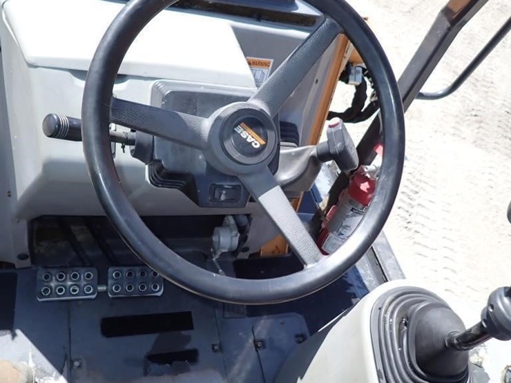 2019-case-570n-ep-skip-loader-image-26
