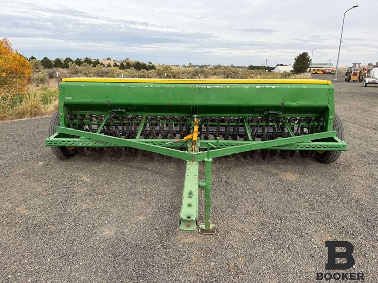 john-deere-8300-grain-drill-image-9