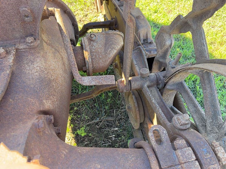 fordson-trackson-f-image-32