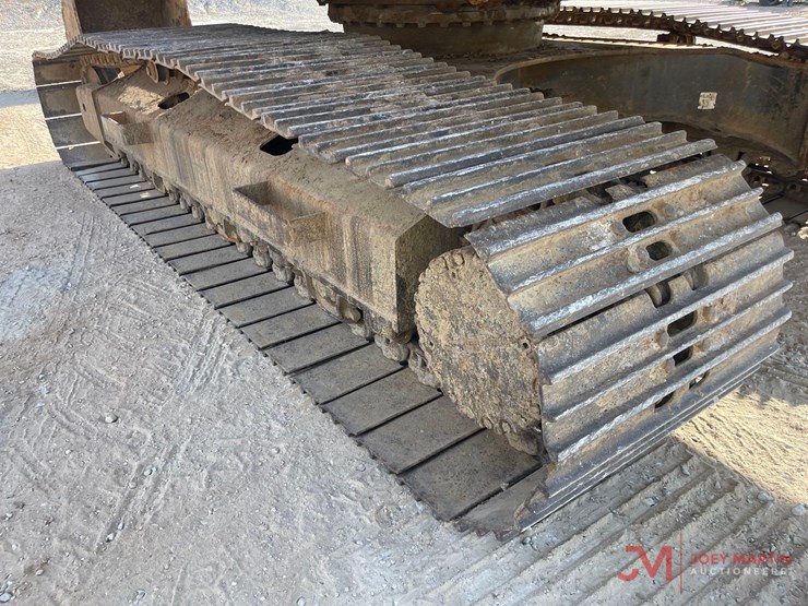 2014-komatsu-pc240-lc-10-image-9