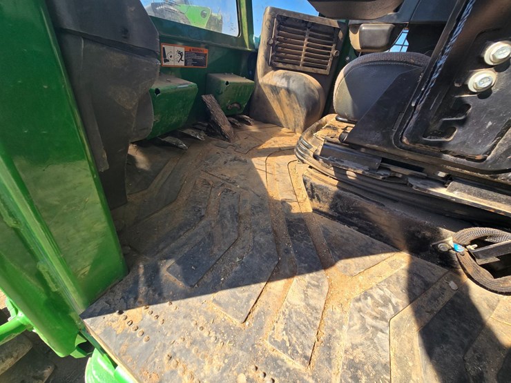 2019-john-deere-6-image-41