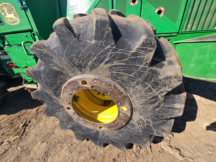 2019-john-deere-6-image-111