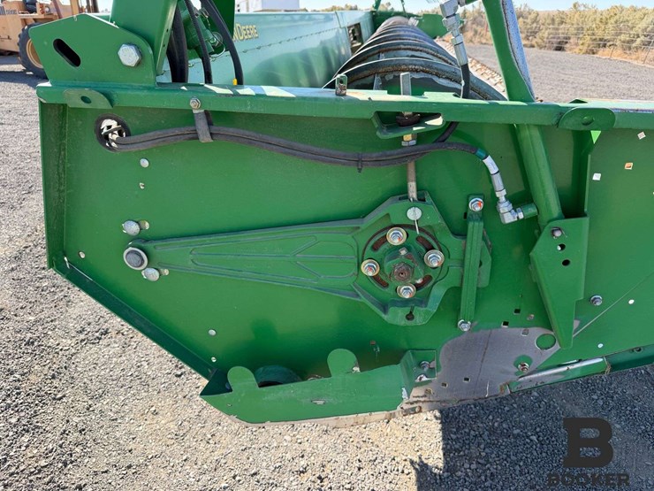 2011-john-deere-630r-platform-header-image-37