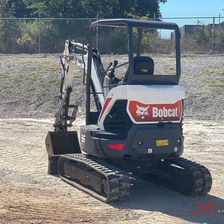 2021 BOBCAT E26