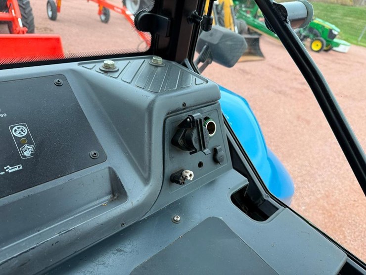 new-holland-8160-image-47