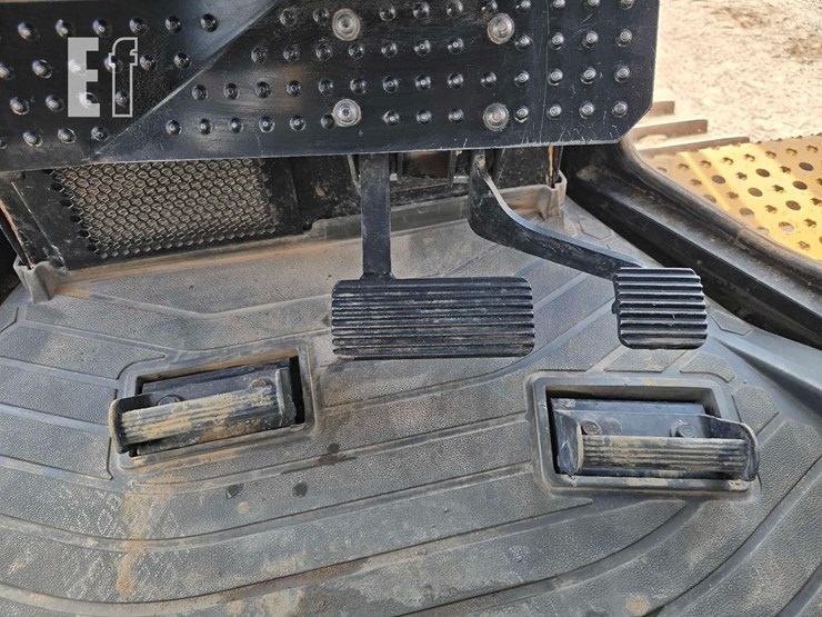 2019-caterpillar-d6t-xl-image-18