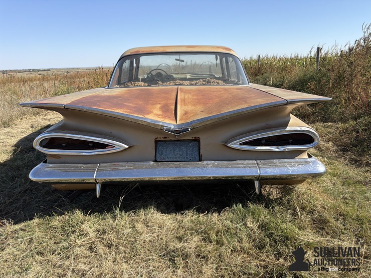 1959-chevrolet-biscayne-4-door-sedan-for-parts-image-6
