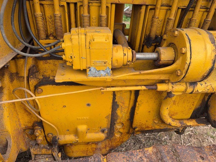 caterpillar-twenty-eight-image-14