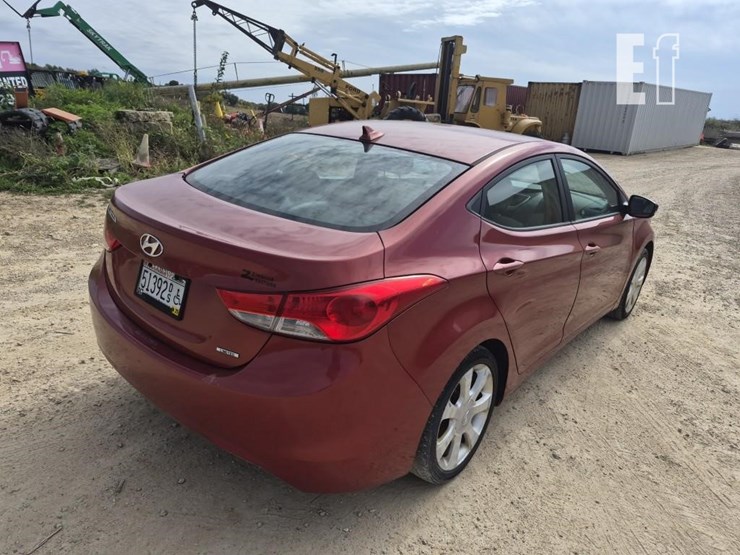 2011-hyundai-elantra-image-10
