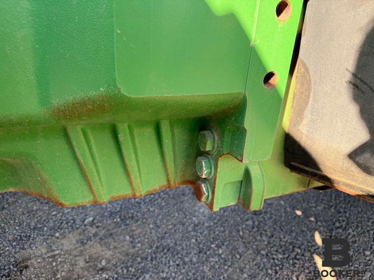 2011-john-deere-8360r-tractor-image-29