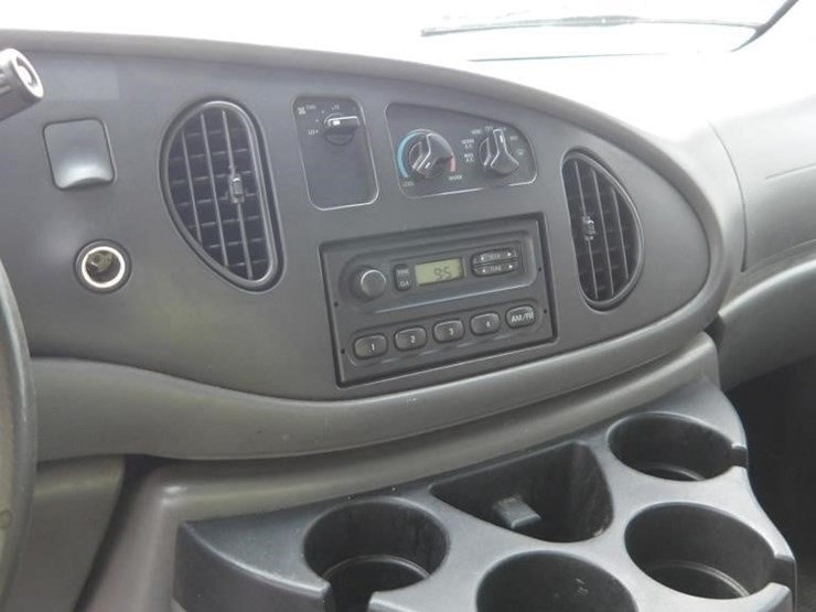 2006-ford-e350-image-21